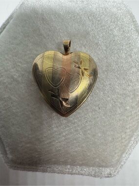 Antique 14K Solid Gold Locket Pendant Broken - Does Not Close